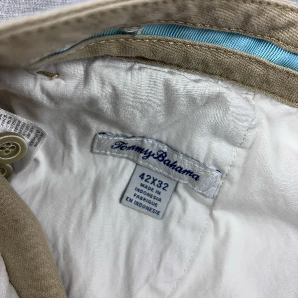 Tommy Bahama Pants Mens 42x32 Beige Stretch Chino Flat Front Marlin Logo Casual